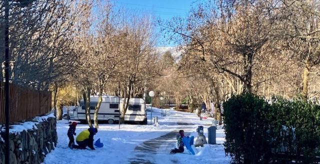 Camping L'Enclave Mobil-Home Estavar Exterior photo