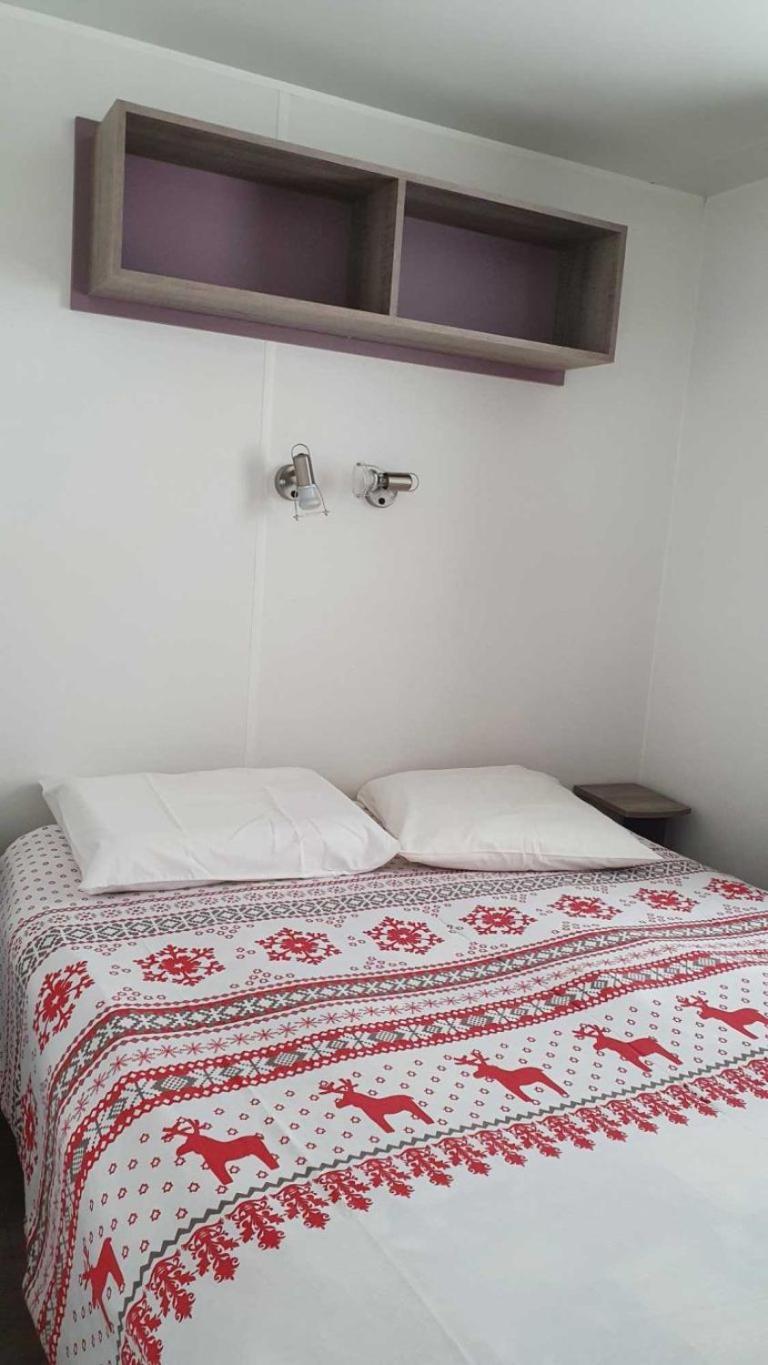Camping L'Enclave Mobil-Home Estavar Exterior photo