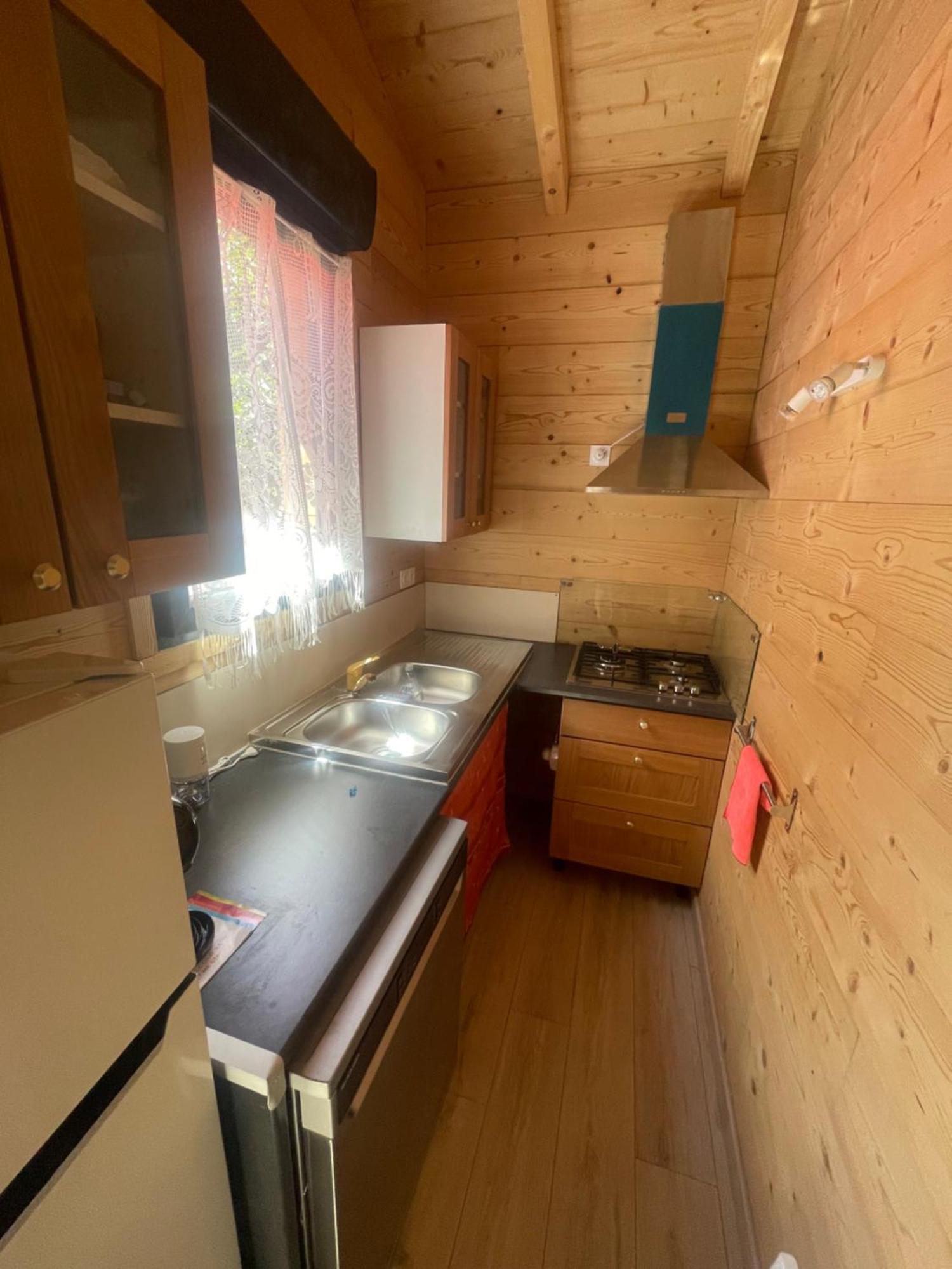 Camping L'Enclave Mobil-Home Estavar Exterior photo