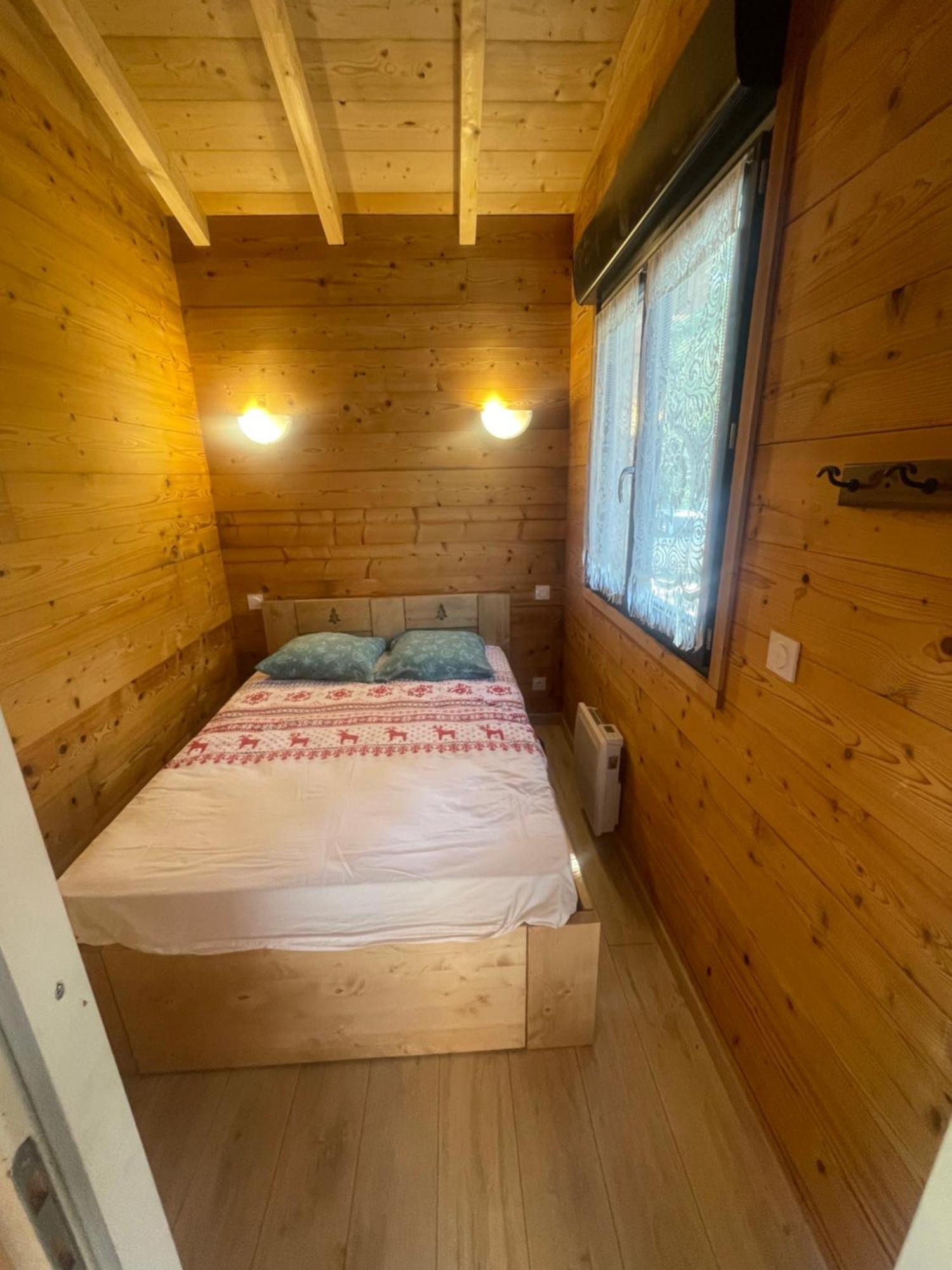 Camping L'Enclave Mobil-Home Estavar Exterior photo