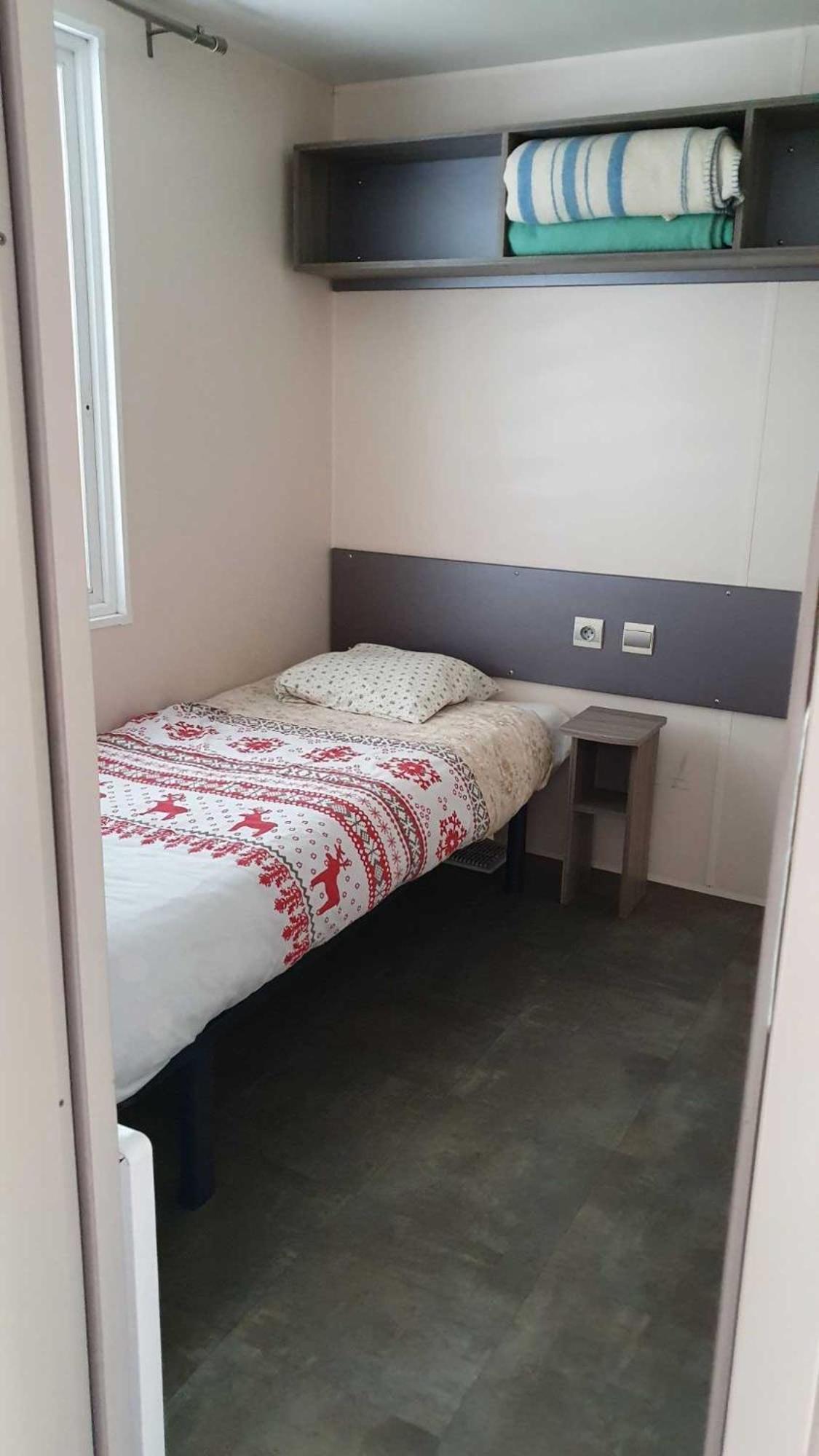 Camping L'Enclave Mobil-Home Estavar Exterior photo