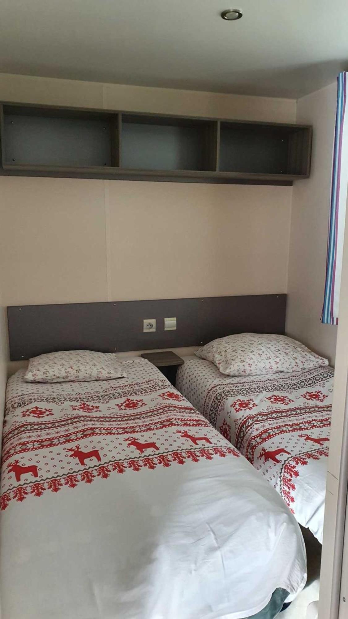 Camping L'Enclave Mobil-Home Estavar Exterior photo