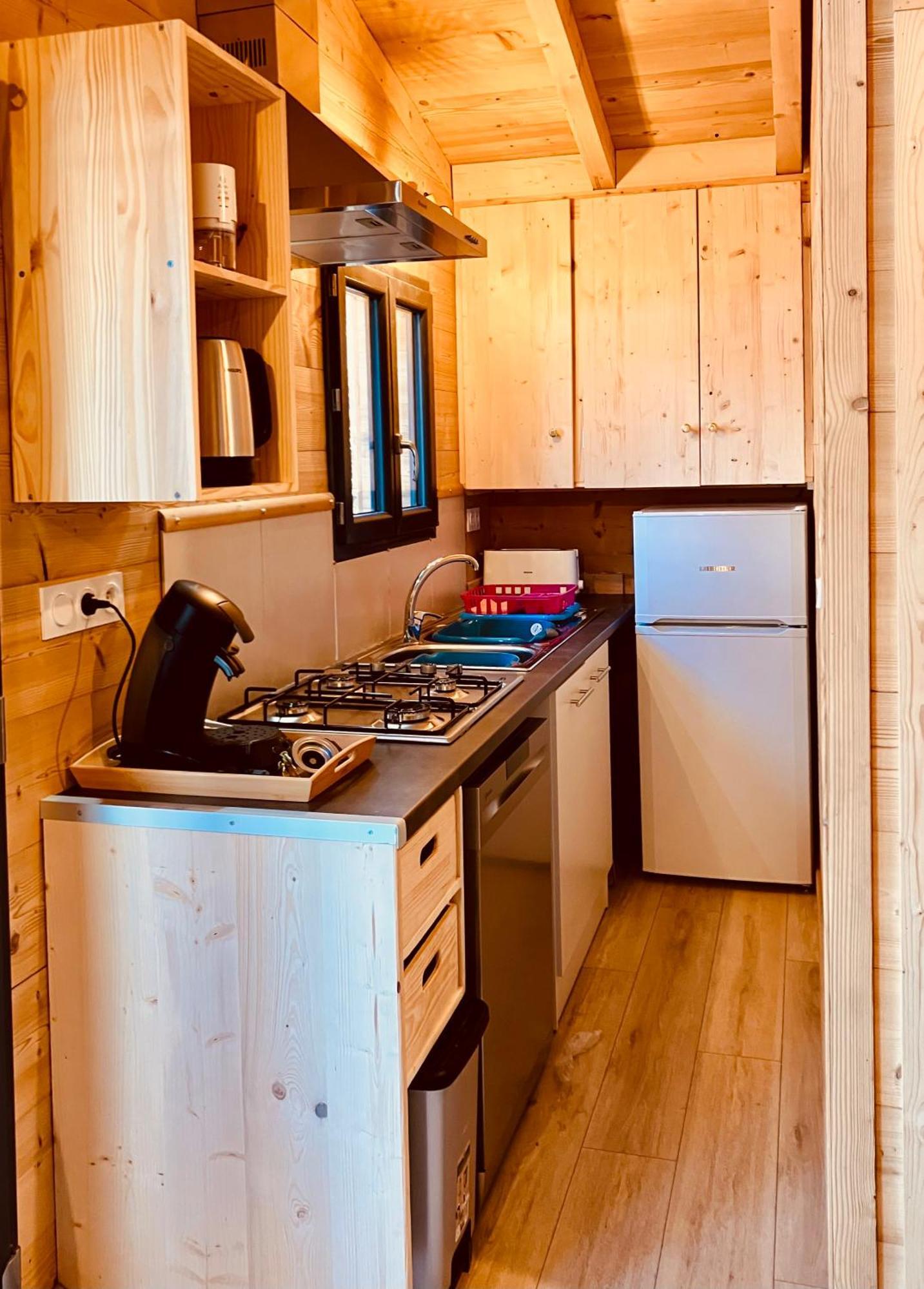Camping L'Enclave Mobil-Home Estavar Exterior photo
