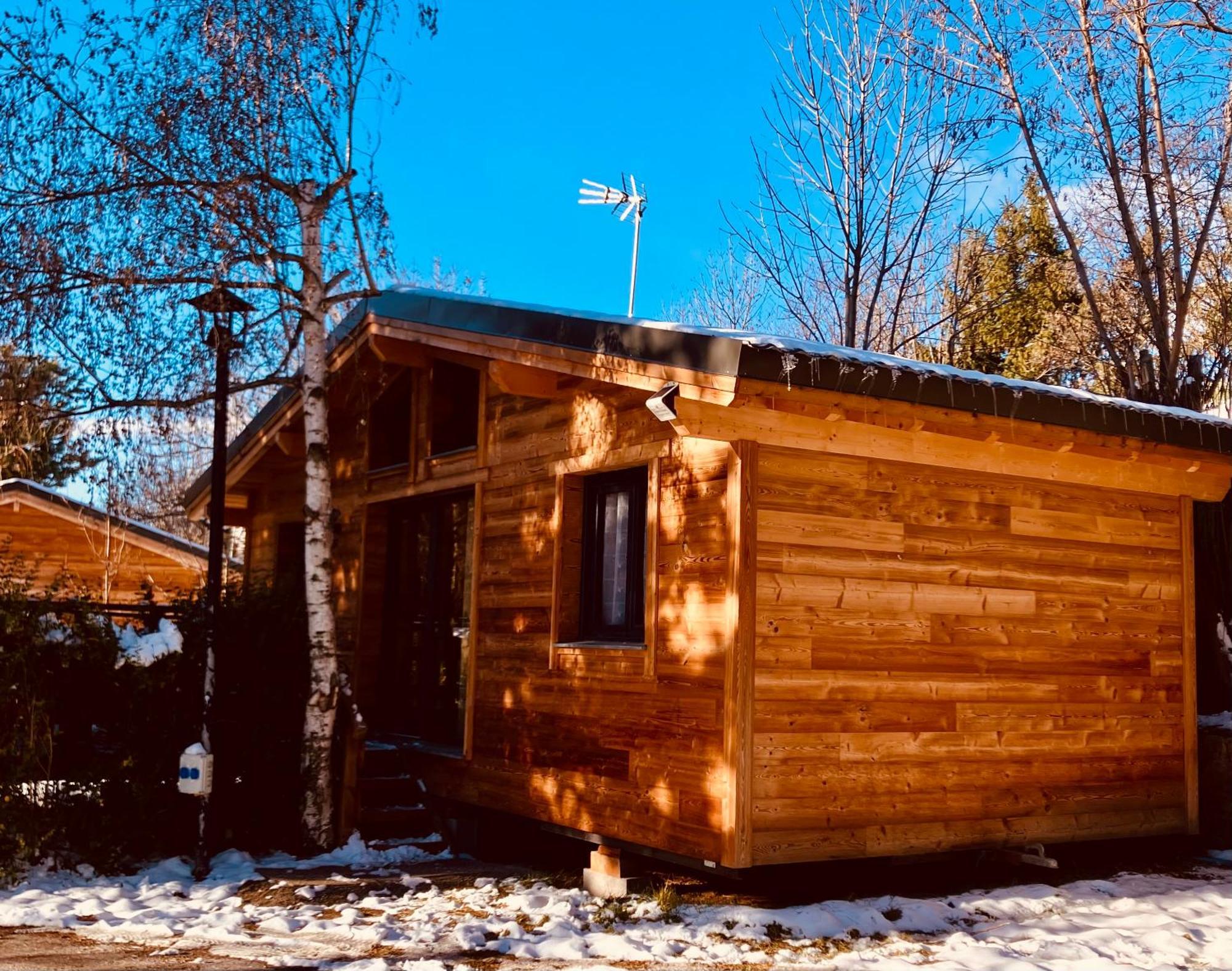 Camping L'Enclave Mobil-Home Estavar Exterior photo